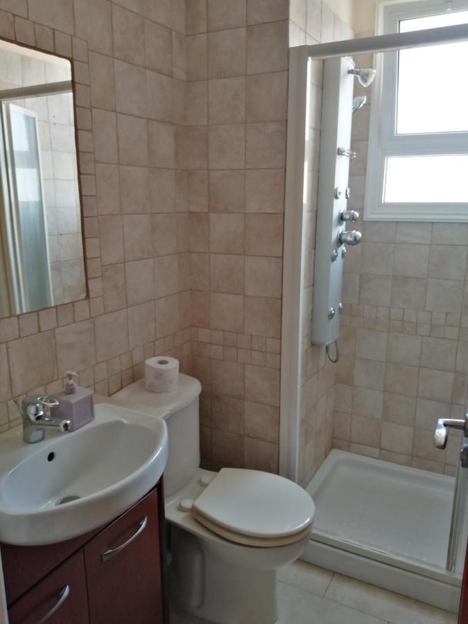 Kato Paphos Suites Bagian luar foto