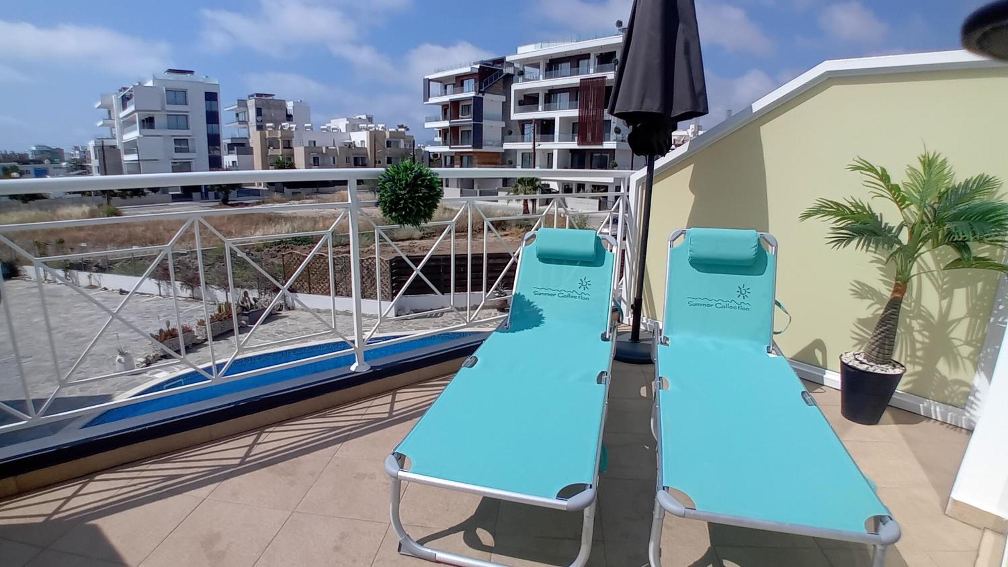 Kato Paphos Suites Bagian luar foto